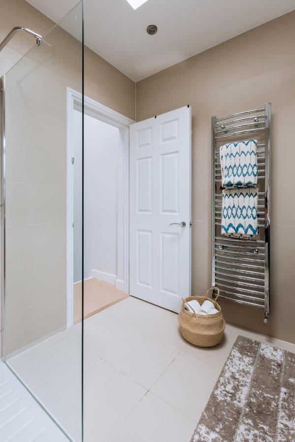 Luxury And Bright Bedrooms In Queens Park Лондон Екстер'єр фото