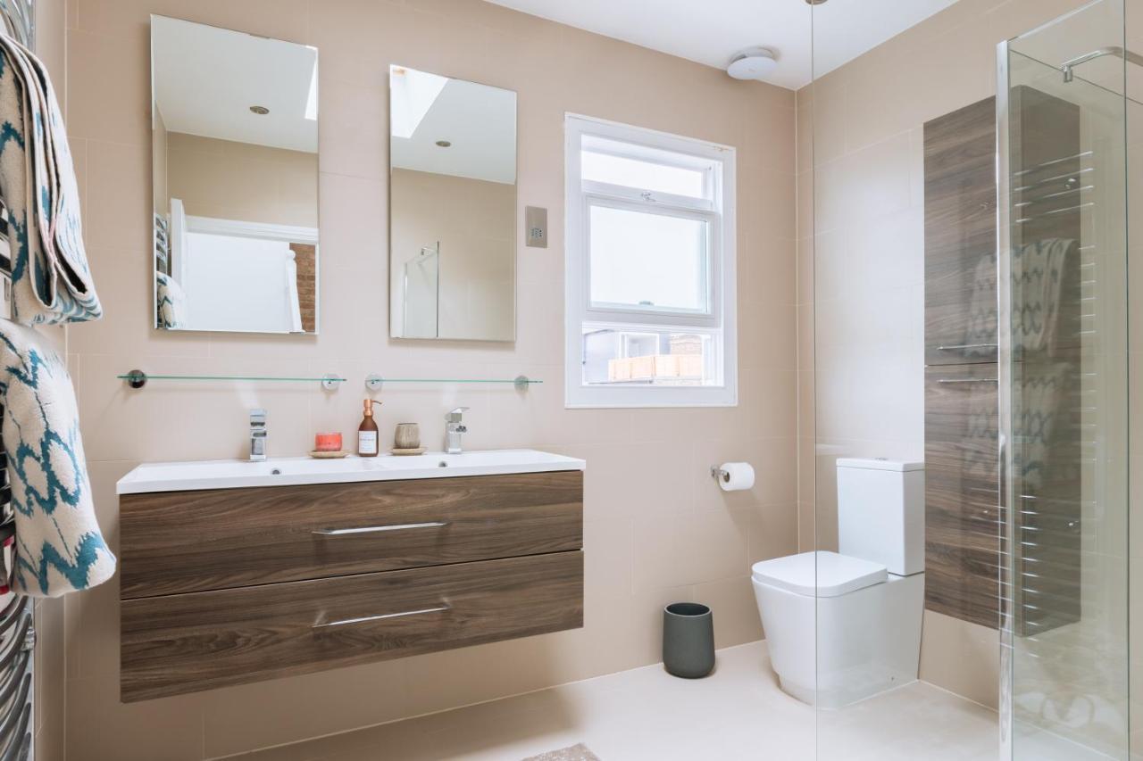 Luxury And Bright Bedrooms In Queens Park Лондон Екстер'єр фото
